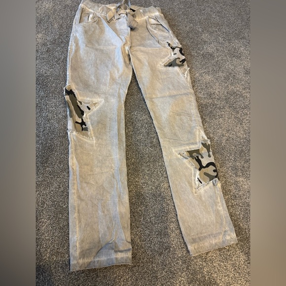 New Venti 6 Gray Pants with Camouflage Star Patches Size M - Picture 2 of 6
